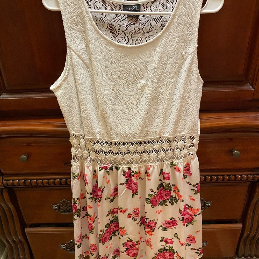 Women’s dress